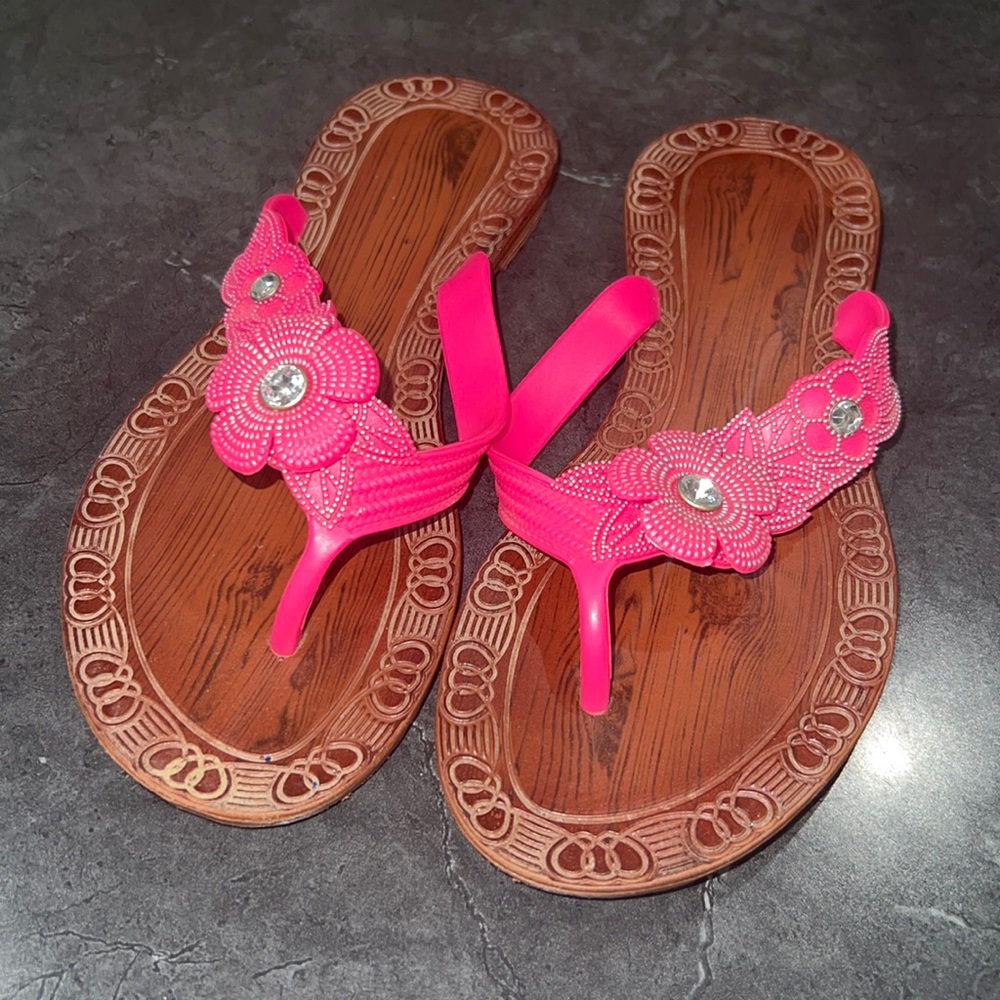 Size 1โ2 Pink Flower Flip-flops